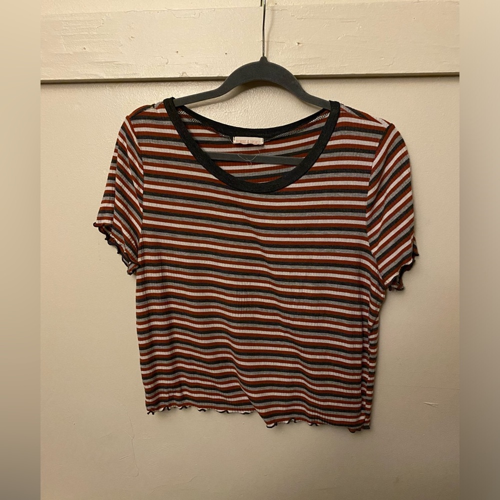 Striped crop top short sleeve shirt